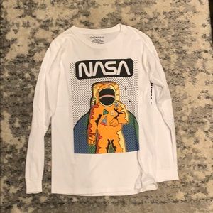 Men’s long sleeve graphic tee